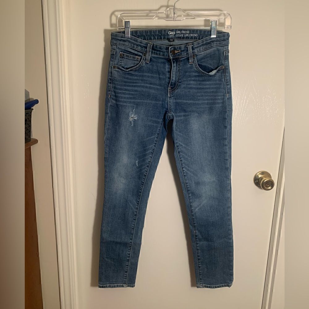 Gap EUC blue girlfriend straight leg jeans Size 2